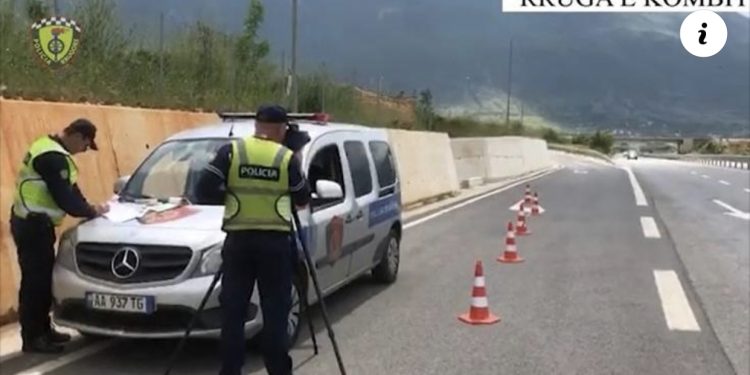 VIDEO/ Policia rrugore aksion në fundjavë, gjobiten 757 shoferë dhe pezullohen 79 patenta