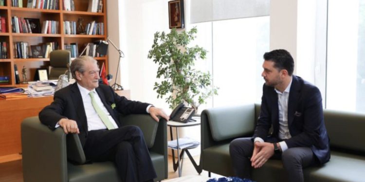 Berisha takon kryebashkiakun e ri të Kavajës: E falenderova për suksesin shëndritës