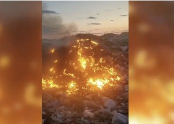 Zjarr në Vlorë, përfshihet nga flakët vendgrumbullimi i plehrave