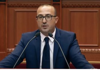 Korreshi: As bukë, as ujë! Të mbyllemi si Papa për kryetarin e ri të PD-së