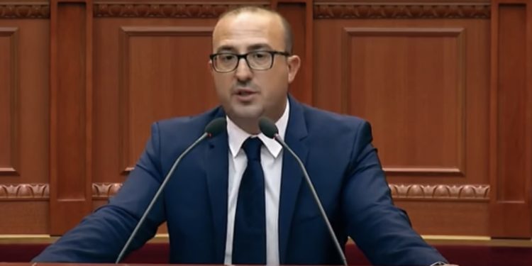 Korreshi: As bukë, as ujë! Të mbyllemi si Papa për kryetarin e ri të PD-së