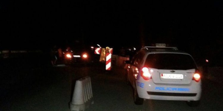 “Zbrit në tokë”! Pritë në mesnatë! I vë armën në kokë shoferit