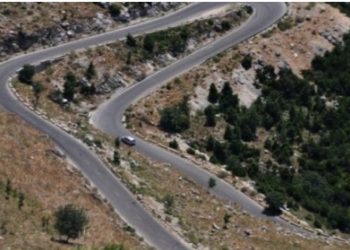 Makina bie në humnerë në Dhërmi, 4 të plagosur