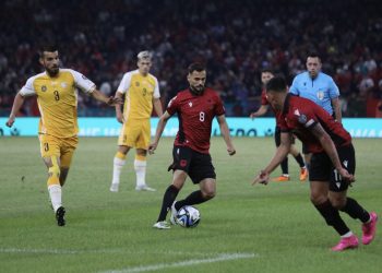 VIDEO/ Mbyllet pjesa e parë, Shqipëria dominon por nuk gjen golin