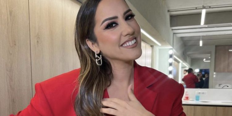 FOTO/ Ky detaj nga fustani i nusërisë së Arbana Osmanit e preku edhe atë vetë