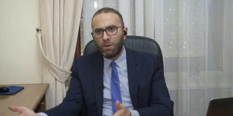 Armiku i ri i Lulzim Bashës/ Gaz Bardhi paralajmëron se do t’i çojë në gjykatë zgjedhjet e 29 Korrikut për kreun e PD-së