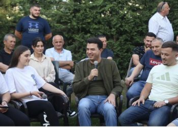 Basha: Sali ule thikën dhe trego pasurinë