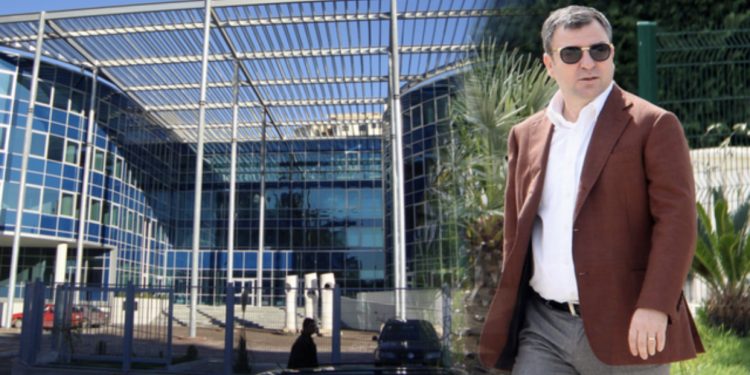 Vangjush Dako transferohet në paraburgimin e Durrësit