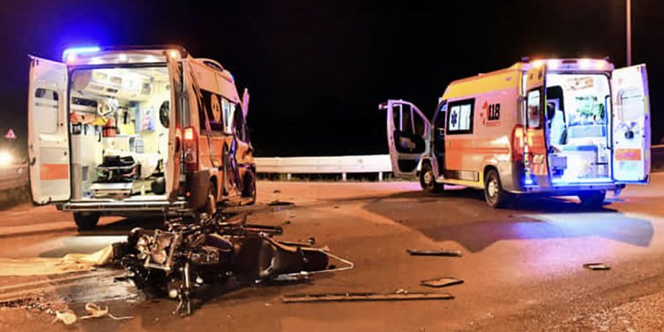 EMRI/ Tragjike! Motori bëhet fije-fije, i riu vdes në vend i shqiptar në Itali