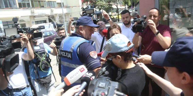 VIDEO/ Pse e filmuat Safetin? Momenti kur “69”-ta e Gjicit del nga gjyqi