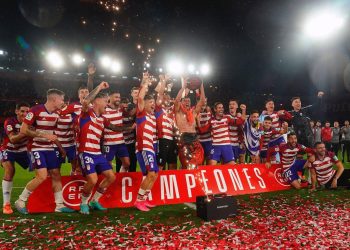 Siguroi ngjitjen në La Liga, Granada e UZUNIT del në shitje