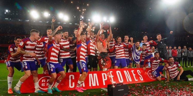 Siguroi ngjitjen në La Liga, Granada e UZUNIT del në shitje