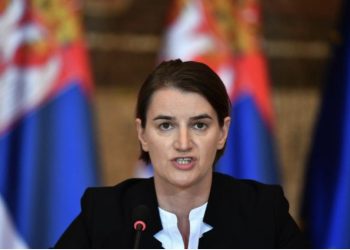 Tensionet në veri/ Kryeministrja serbe: Jam gati të jap dorëheqjen, por Vuçiç nuk e pranon