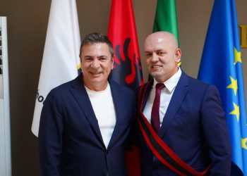 Mariglen Disha merr zyrtarisht detyrën në Librazhd, gati për të kthyer besimin e marrë tek cdo votues