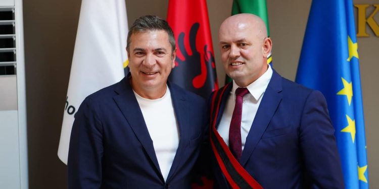 Mariglen Disha merr zyrtarisht detyrën në Librazhd, gati për të kthyer besimin e marrë tek cdo votues