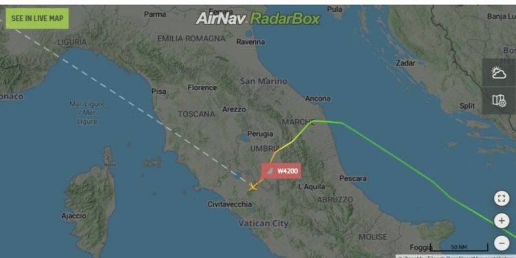 FOTO/ Shmanget tragjedia! U nis nga Tirana! Avioni i “Wizz Air” shpall emergjencën mbi Itali