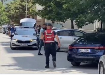 U qëllua sapo doli nga banesa, detaje nga plagosja në Vlorë