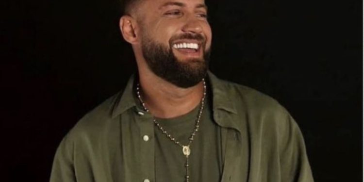 Një vajzë ka bërë tatuazh shprehjen e famshme të Luizit dhe këngëtari mbetet pa fjalë