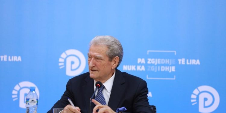 Farsa elektorale në Elbasan/ Berisha: 70 përqind e operatorëve kanë shkelur ligjin