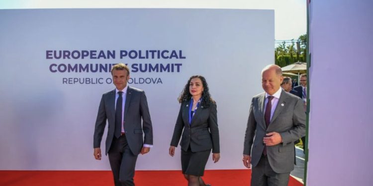 Takimi me Macron dhe Scholz, Osmani: Bashkëpunimi me partnerët tanë është kyç