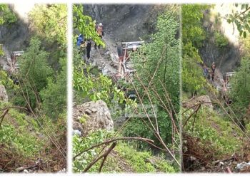 Makina bie në greminë, plagosen dy turistë francezë në Klos