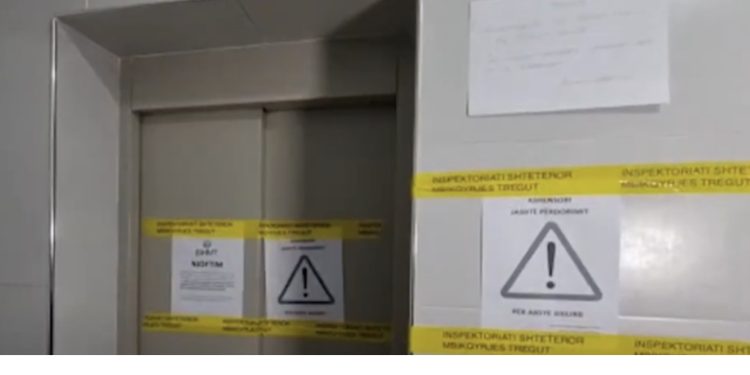 Plagosja e dy punëtorëve pas rënies së ashensorit në Krujë, arrestohet tekniku i firmës së ndërtimit