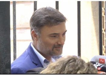 Tensionet në mbledhjen e Kryesisë së PD, Alibeaj: Bardhi mbajti qëndrim emocional