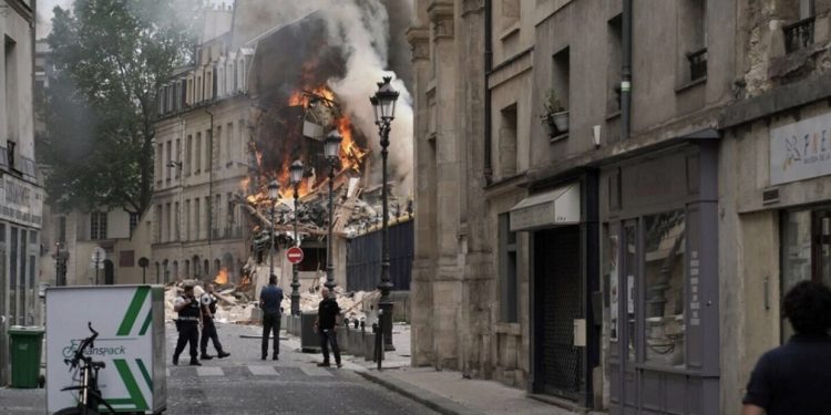 Parisi tronditet nga një shpërthim i fuqishëm, raportohet për disa të plagosur