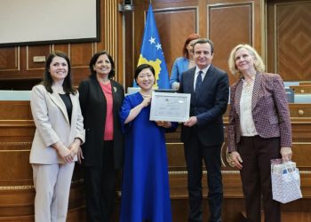 “Nuk ka paqe pa gratë”/ Albin Kurti: do të rrisim mbështetjen e grave në siguri