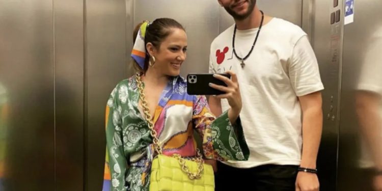 FOTO/ Dasma e Arbanës dhe Eduartit në Toskana, zbulohen ftesat e dasmës, kanë një kusht të sikletshëm për të ftuarit