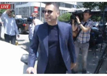 VIDEO/ “Uauuu…”! Gazetarët habiten, Ahmetaj: Ça lajmi ë…