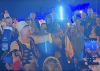 VIDEO/ Për pak u dogjën, çfarë ndodhi në dasmën e Elgitit dhe Kleas