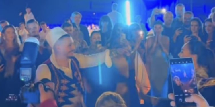 VIDEO/ Për pak u dogjën, çfarë ndodhi në dasmën e Elgitit dhe Kleas