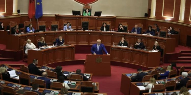 “Priten ndryshime në qeveri”/ Paralajmëron analisti: Kriteri i Ramës, ministra jo më shumë se 6 vite