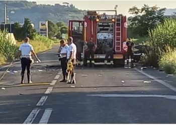 Arratia nga policia shkon keq, aksident i rëndë në Itali, 2 të vdekur