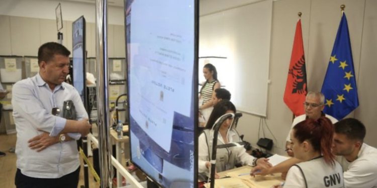 Përfundon rinumërimi i votave në Rrogozhinë, ngushtohet diferenca, por nuk ndryshon fituesi