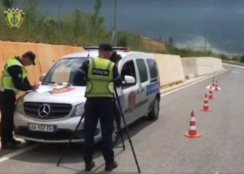 E hodhi makina në ajër! Viktima e tretë brenda pak orëve në Shqipëri
