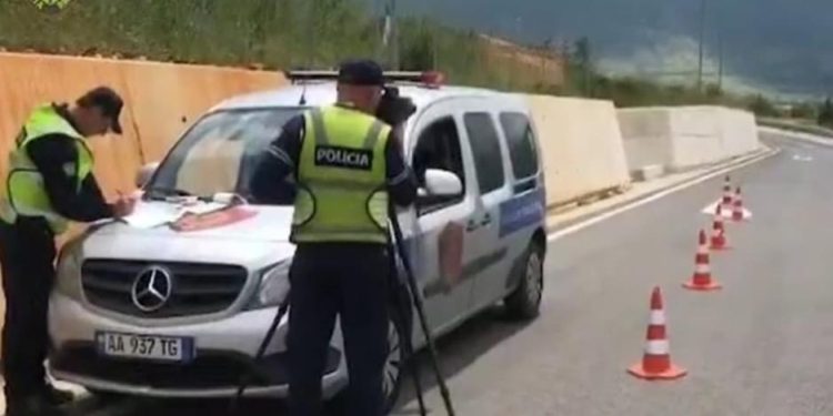 E hodhi makina në ajër! Viktima e tretë brenda pak orëve në Shqipëri