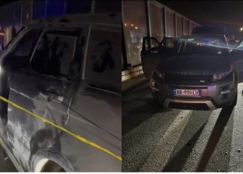 La makinën ndezur për të ndaluar në market, i riu i vjedh makinën dhe largohet me shpejtësi