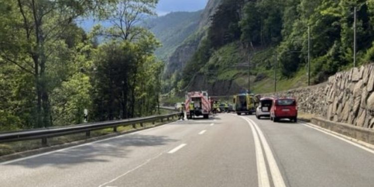 Makina në korsinë e kundër e mori para, ndërron jetë 47-vjeçari shqiptar në Zvicër