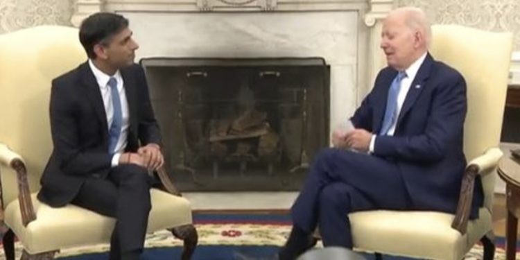 VIDEO/ Joe Biden bën gafën e radhës! Rishi Sunak nuk mban dot të qeshurën!