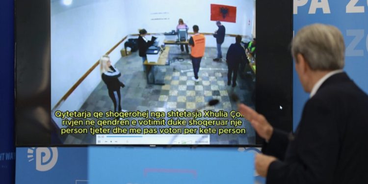 ME VIDEO/ Berisha: Shikoni kriminelen socialiste që votoi për qytetarët