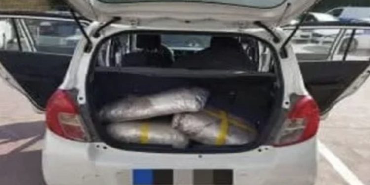 Makinën plot me drogë në Greqi, arrestohet një shqiptar, në kërkim 2 të tjerë