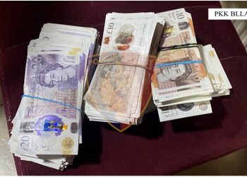 Çifti me “Audi Q7” me çantën me paund bllokohen në doganë