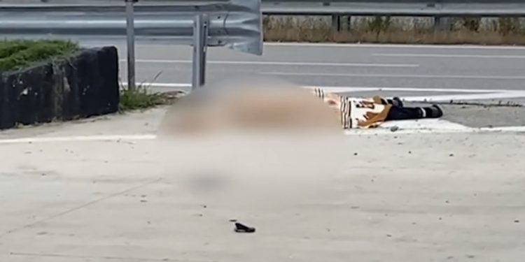Makina përplas për vdekje këmbësorin në autostradën Fier – Vlorë