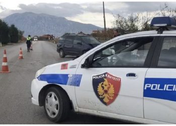 Një i vdekur dhe tre të plagosur, dy aksidente brenda pak orësh