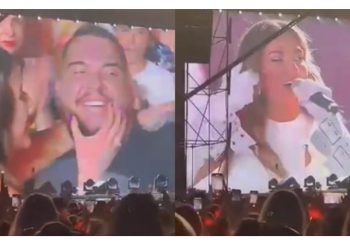 Emocionuese/ I riu i propozon të dashurës për martesë në koncertin e Elvana Gjatës