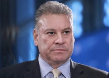 Escobar drejton gishtin nga Kurti: Kryetarët dhe policia të largohen nga objektet komunale!