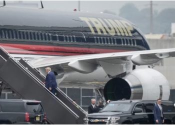 Mbajti sekretet qeveritare në shtëpi, Trump mbërrin në Florida për përballjen e parë me aktpadinë