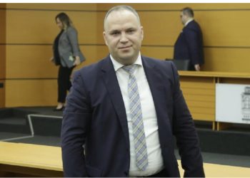 FOTO/ Ky është gjyqtari që kyçi në burg pa afat Dakon e Durrësit